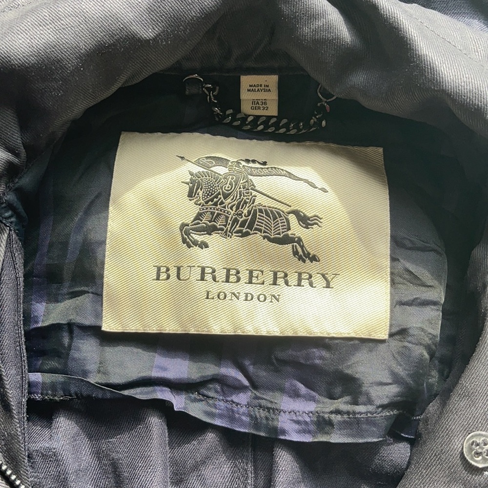 Burberry short jacket - Picture 2 of 6